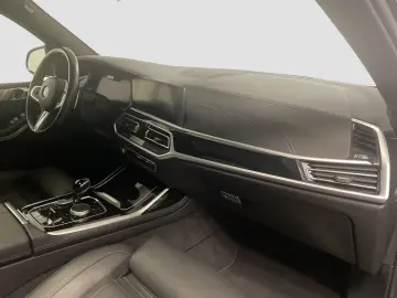 BMW X7 M50i Standheizung Night Vision AHK Harman K