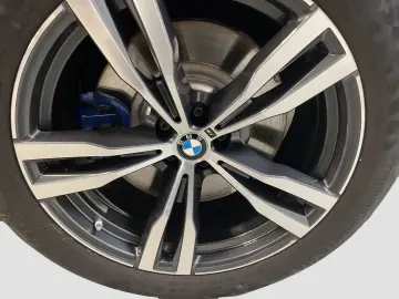 BMW X7 M50i Standheizung Night Vision AHK Harman K