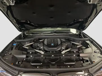 BMW X7 M50i Standheizung Night Vision AHK Harman K