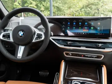 BMW X6 30d M SPORT.DR.ASS.PANO.LUFTF.LED.H K.HUD.360