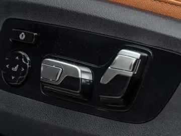 BMW X6 30d M SPORT.DR.ASS.PANO.LUFTF.LED.H K.HUD.360