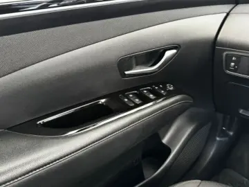 HYUNDAI TUCSON 1.6T-GDi 180CP M-Hybrid Style 7DCT 4WD