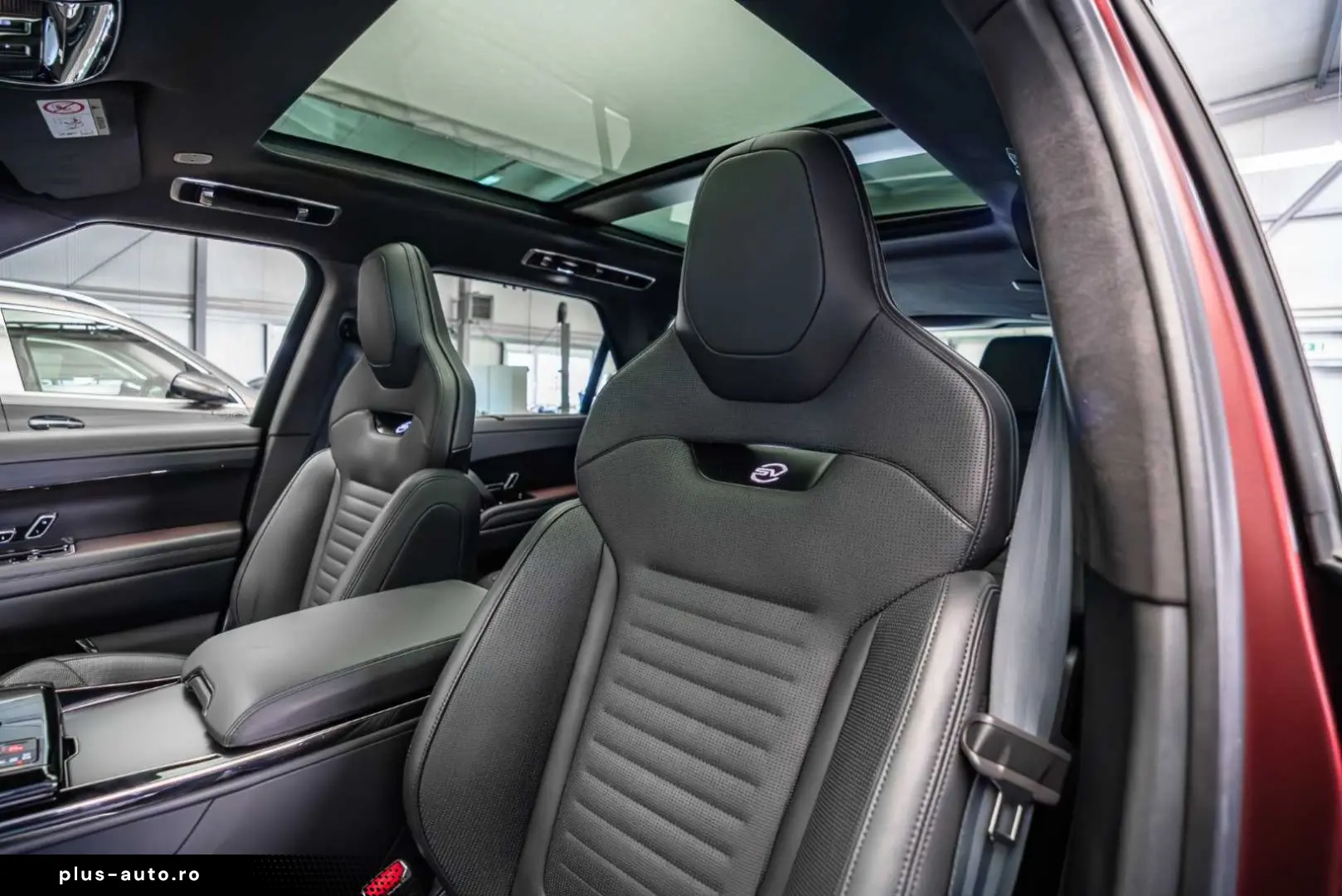 LAND ROVER Range Rover Sport P635 SV Edition  Pano   Carbon