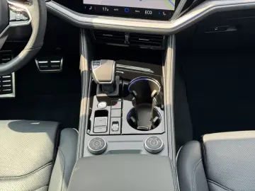 VW Touareg  3.0 V6 TDI R-Line Black-Style LEDER