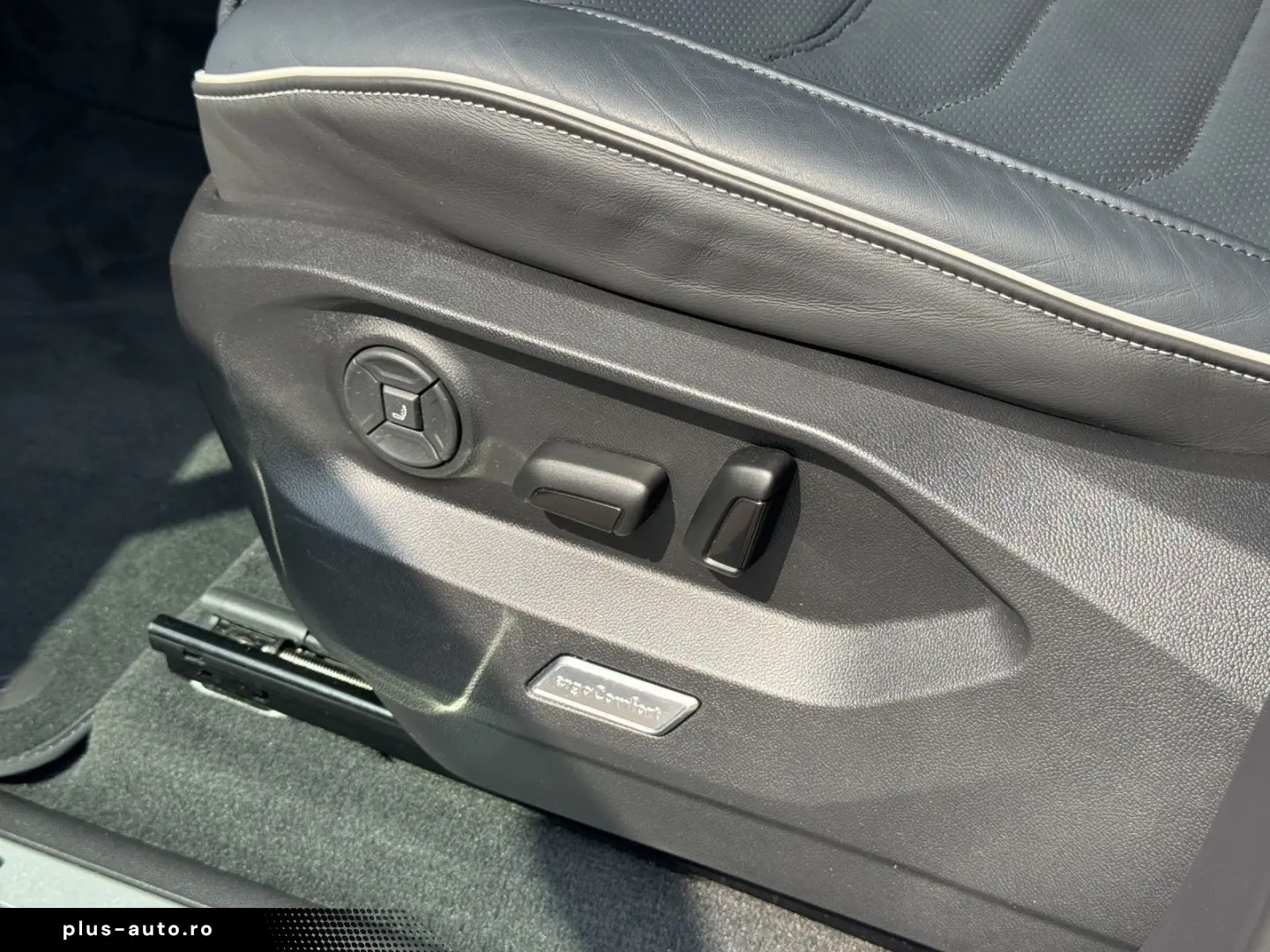 VW Touareg  3.0 V6 TDI R-Line Black-Style LEDER