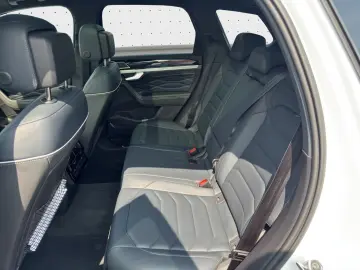 VW Touareg  3.0 V6 TDI R-Line Black-Style LEDER