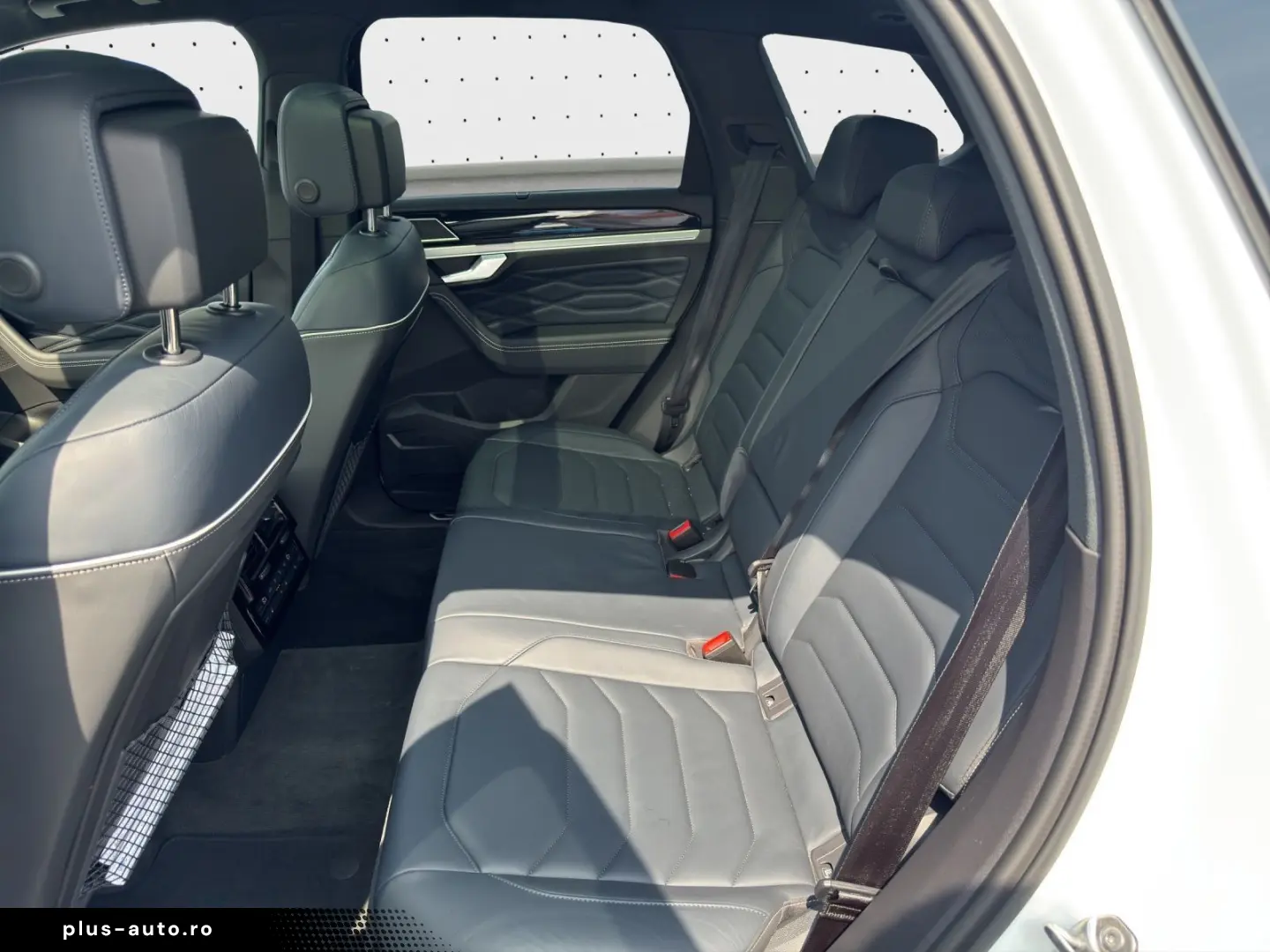 VW Touareg  3.0 V6 TDI R-Line Black-Style LEDER