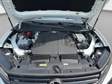 VW Touareg  3.0 V6 TDI R-Line Black-Style LEDER