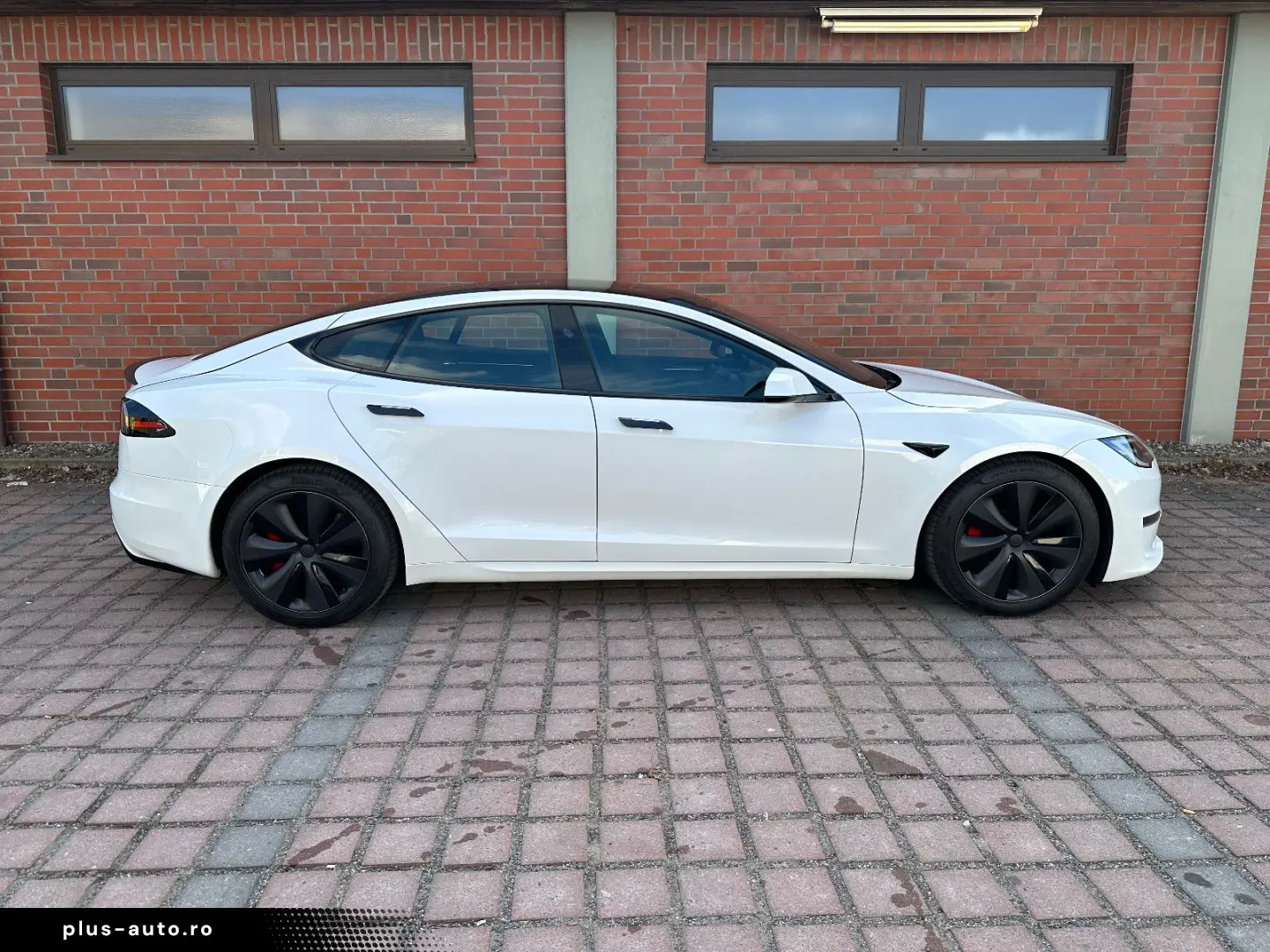 TESLA Model S Plaid  Matrix  Ahzv  4 Rad Luftfahrwerk