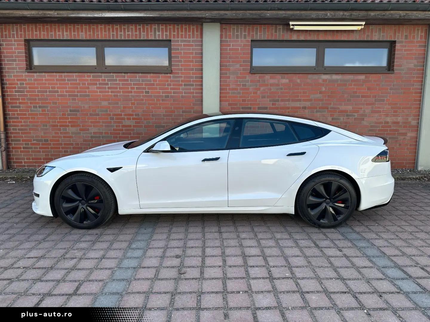 TESLA Model S Plaid  Matrix  Ahzv  4 Rad Luftfahrwerk