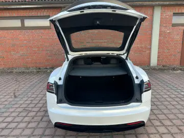 TESLA Model S Plaid  Matrix  Ahzv  4 Rad Luftfahrwerk