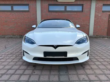 TESLA Model S Plaid  Matrix  Ahzv  4 Rad Luftfahrwerk