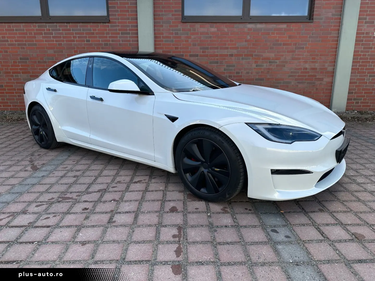 TESLA Model S Plaid  Matrix  Ahzv  4 Rad Luftfahrwerk