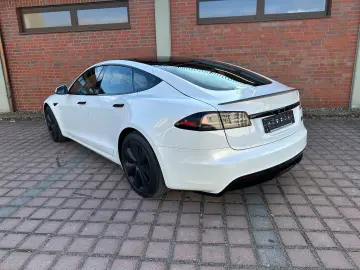 TESLA Model S Plaid  Matrix  Ahzv  4 Rad Luftfahrwerk