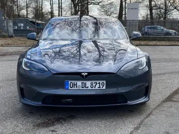 TESLA Model S Long Range