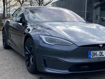 TESLA Model S Long Range