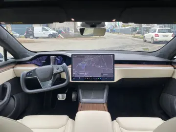 TESLA Model S Long Range