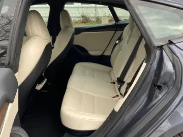 TESLA Model S Long Range