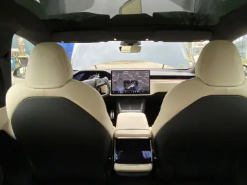 TESLA Model S Long Range