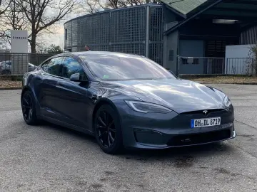 TESLA Model S Long Range