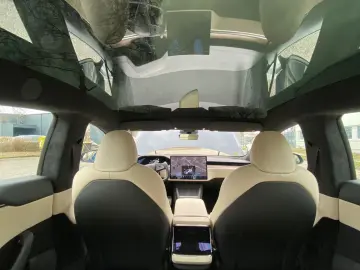 TESLA Model S Long Range