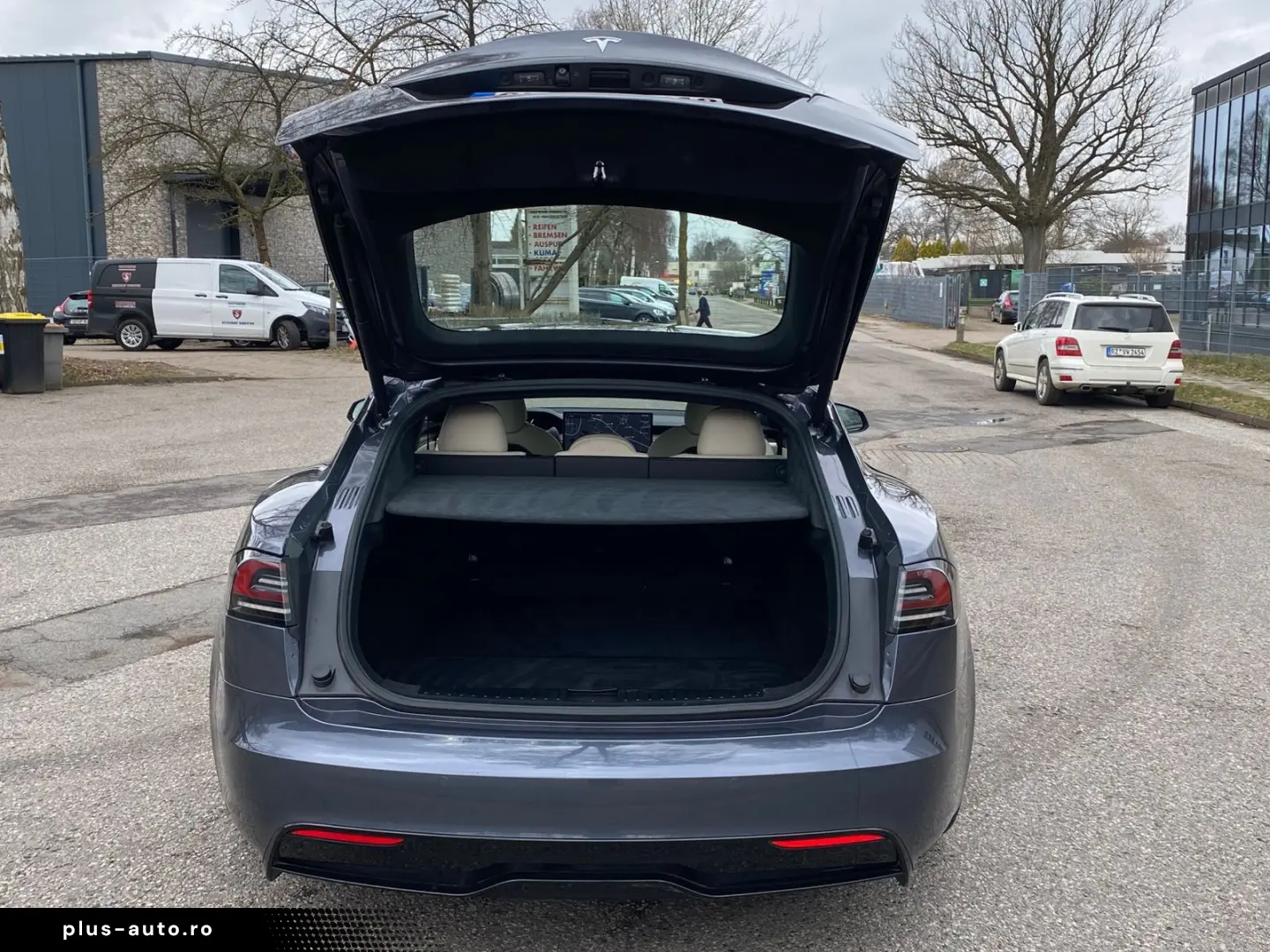 TESLA Model S Long Range