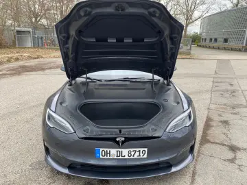 TESLA Model S Long Range
