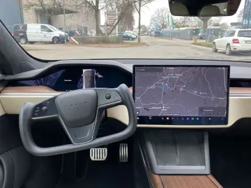 TESLA Model S Long Range