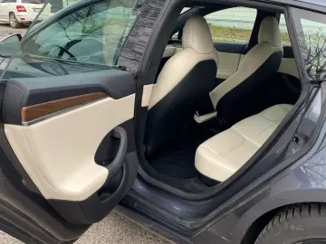 TESLA Model S Long Range