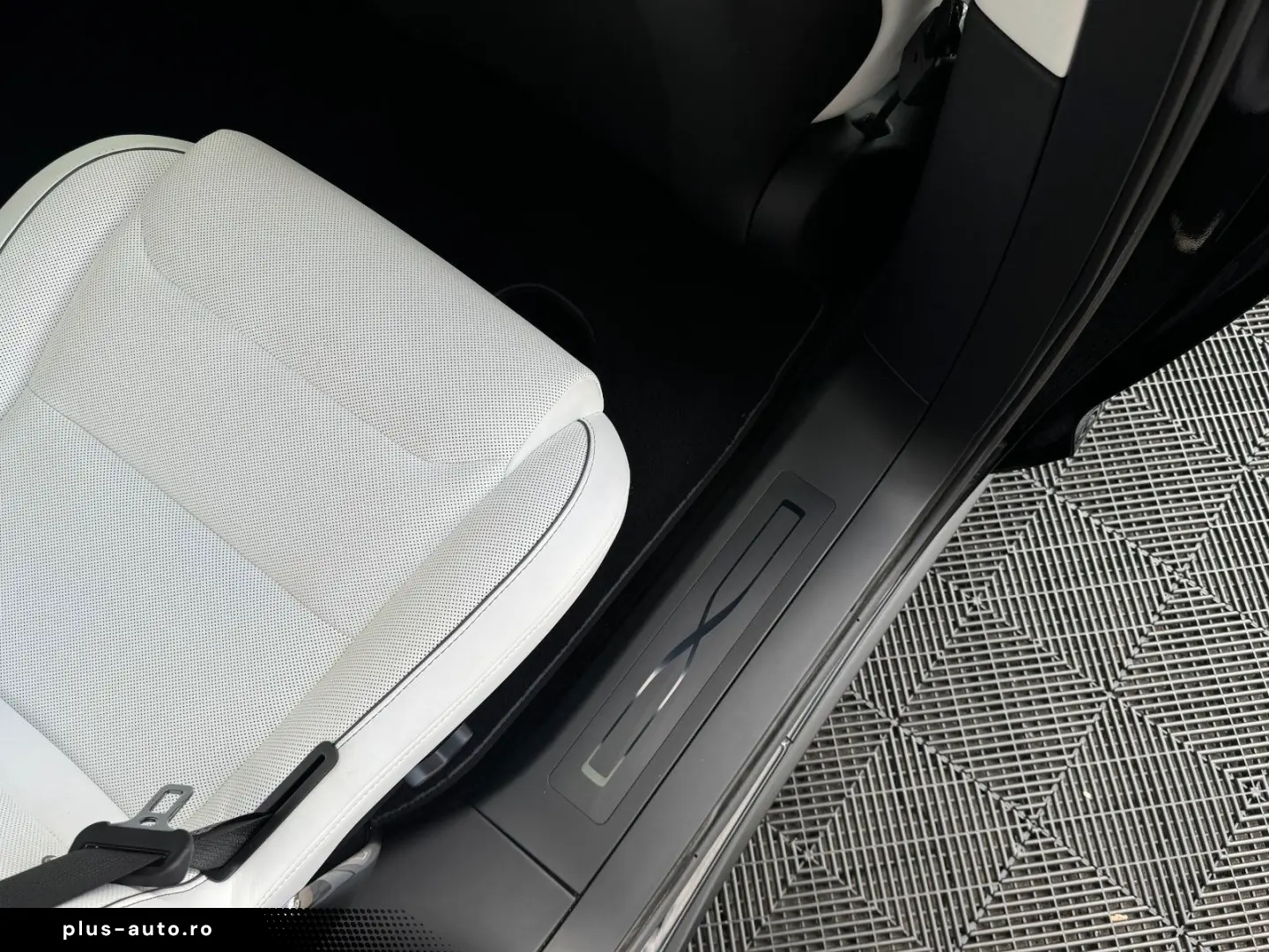 TESLA MODEL X PLAID   ENHANCED AP   6SEAT   22INCH