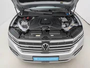 VW Touareg 3.0 V6 TSI eHybrid Elegance 4M 360 PANO