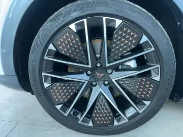 CUPRA Tavascan Endurance 210 kW ACC 360  HUD PANO NAVI