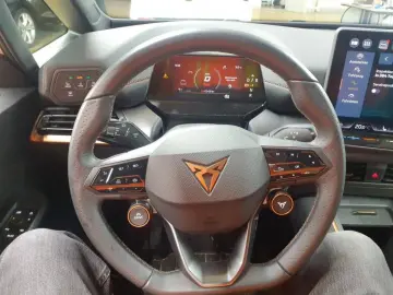 CUPRA Born 231PS 82kWh HUD 360KAM WÄRMPU KESSY ACC SHZ