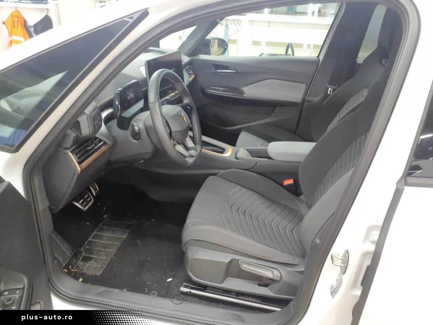 CUPRA Born 231PS 82kWh HUD 360KAM WÄRMPU KESSY ACC SHZ