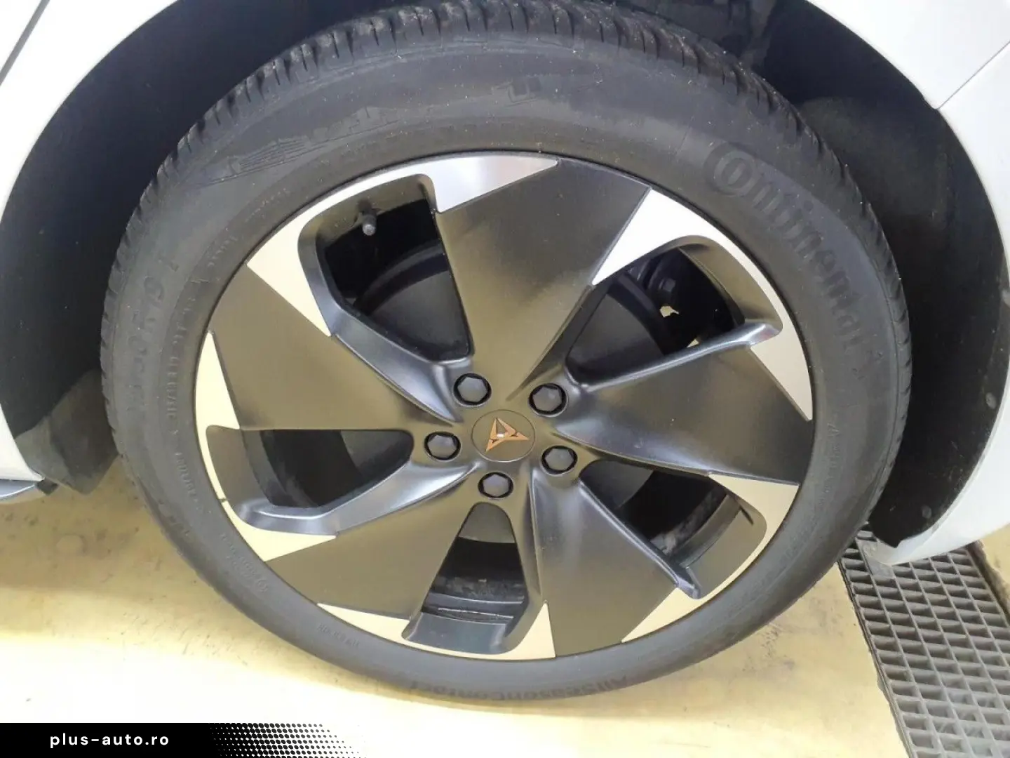 CUPRA Born 231PS 82kWh HUD 360KAM WÄRMPU KESSY ACC SHZ