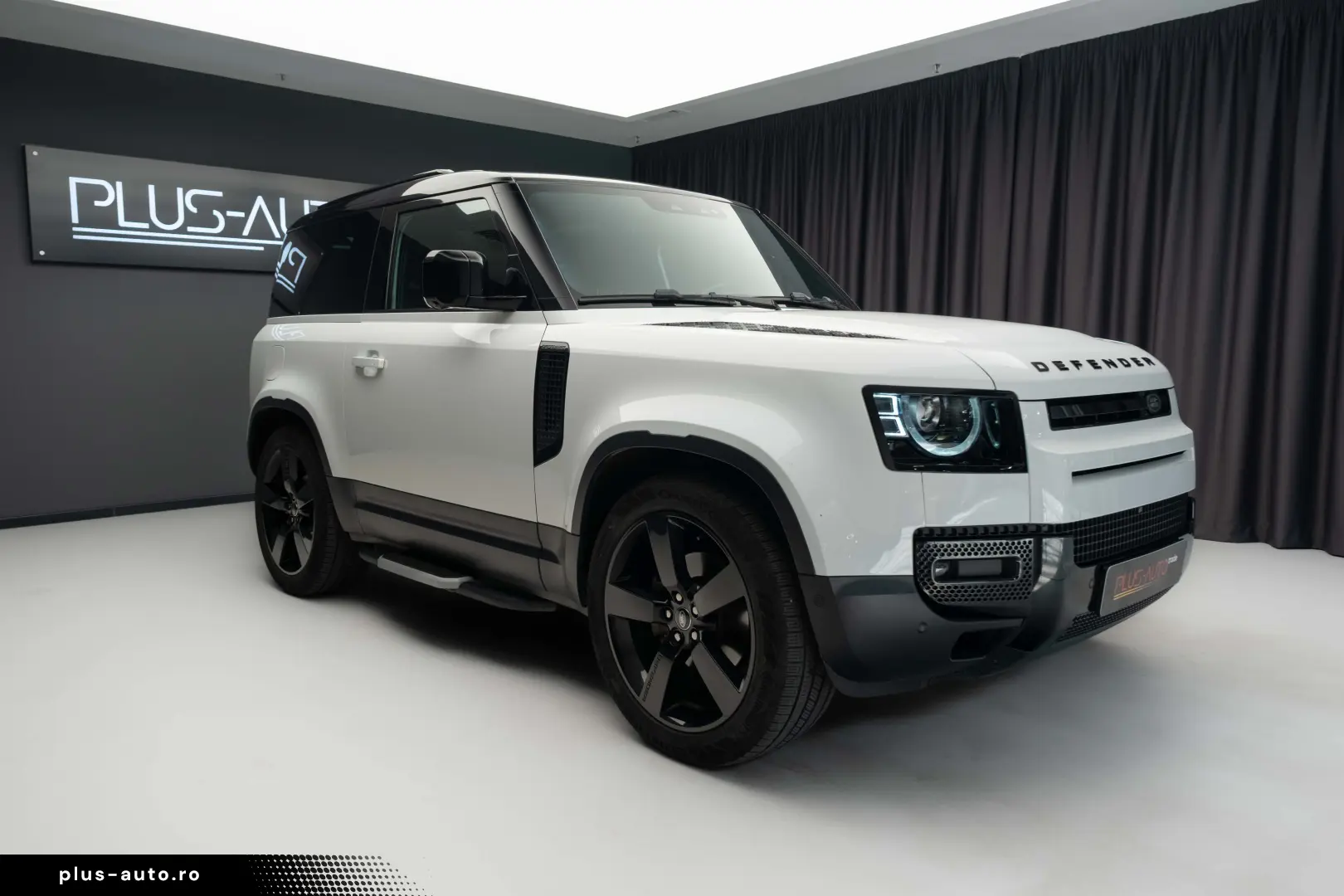 Land Rover Defender 90 D250 Meridian R22