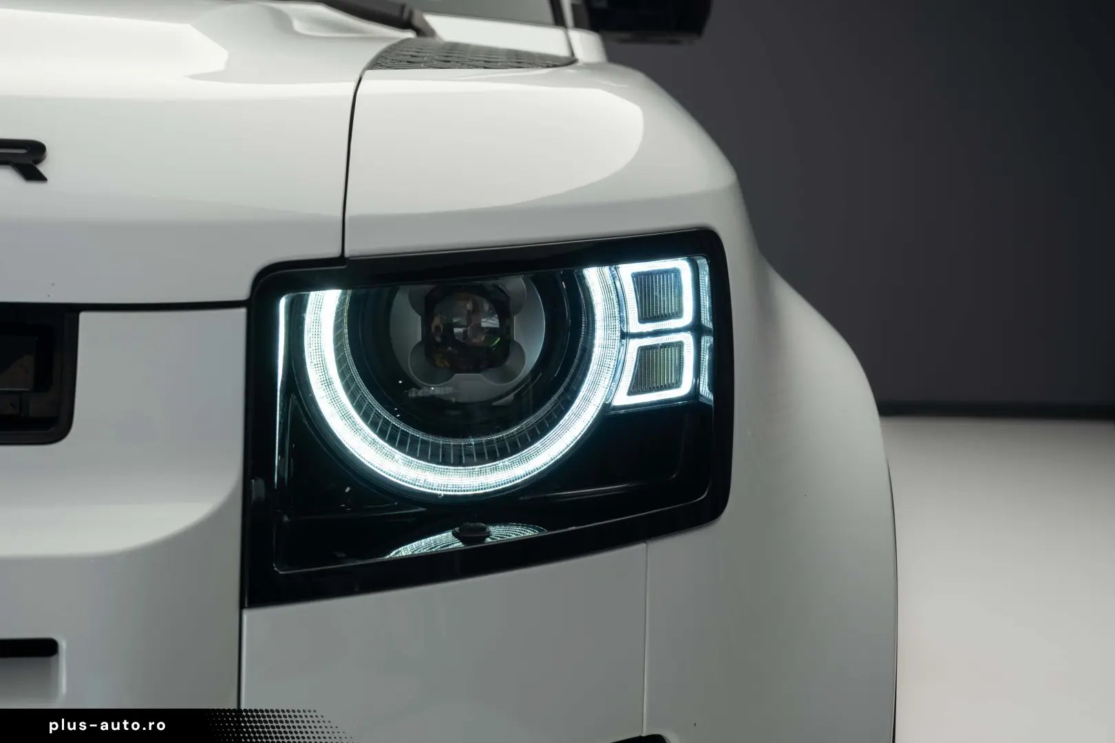 Land Rover Defender 90 D250 Meridian R22