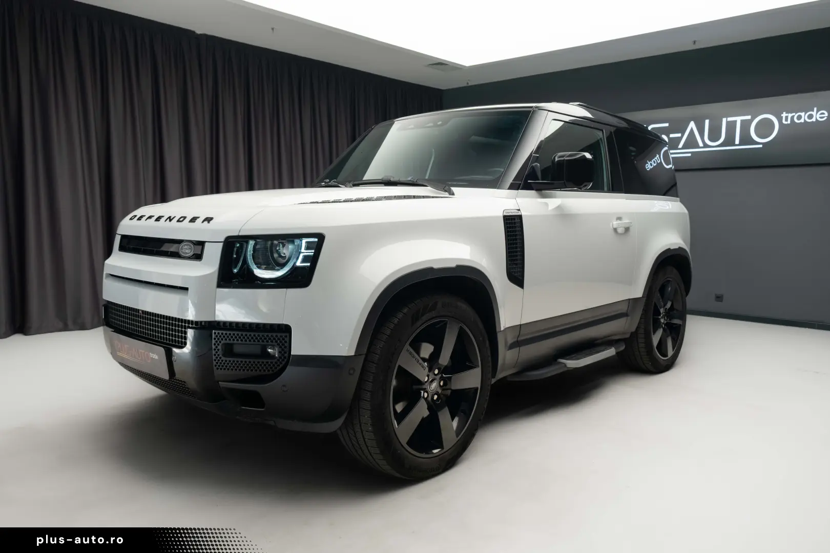 Land Rover Defender 90 D250 Meridian R22