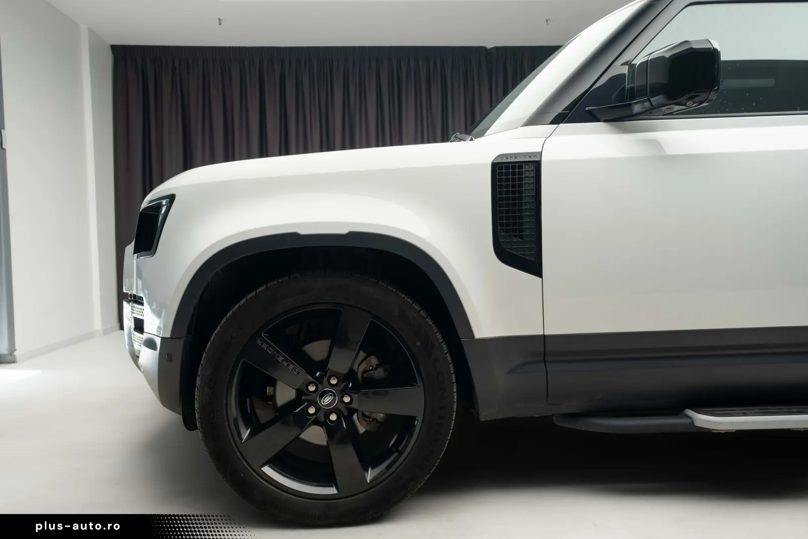 Land Rover Defender 90 D250 Meridian R22