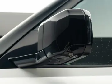 Land Rover Defender 90 D250 Meridian R22