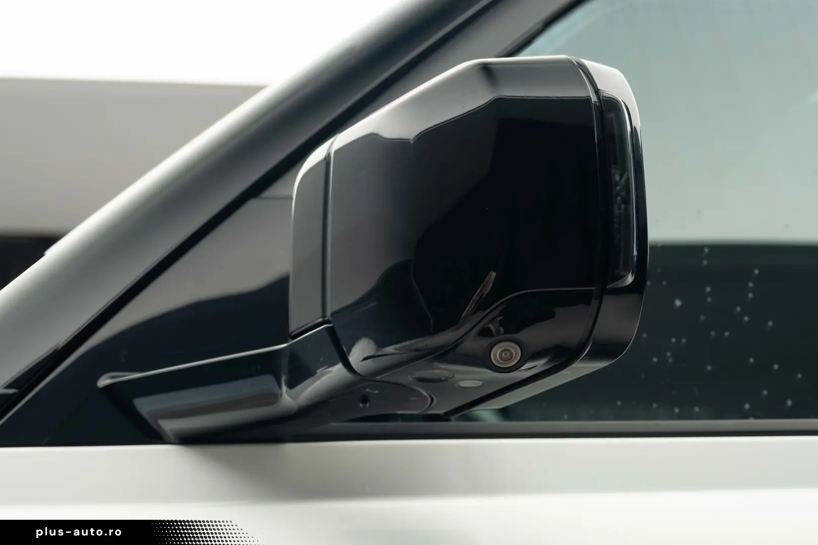 Land Rover Defender 90 D250 Meridian R22