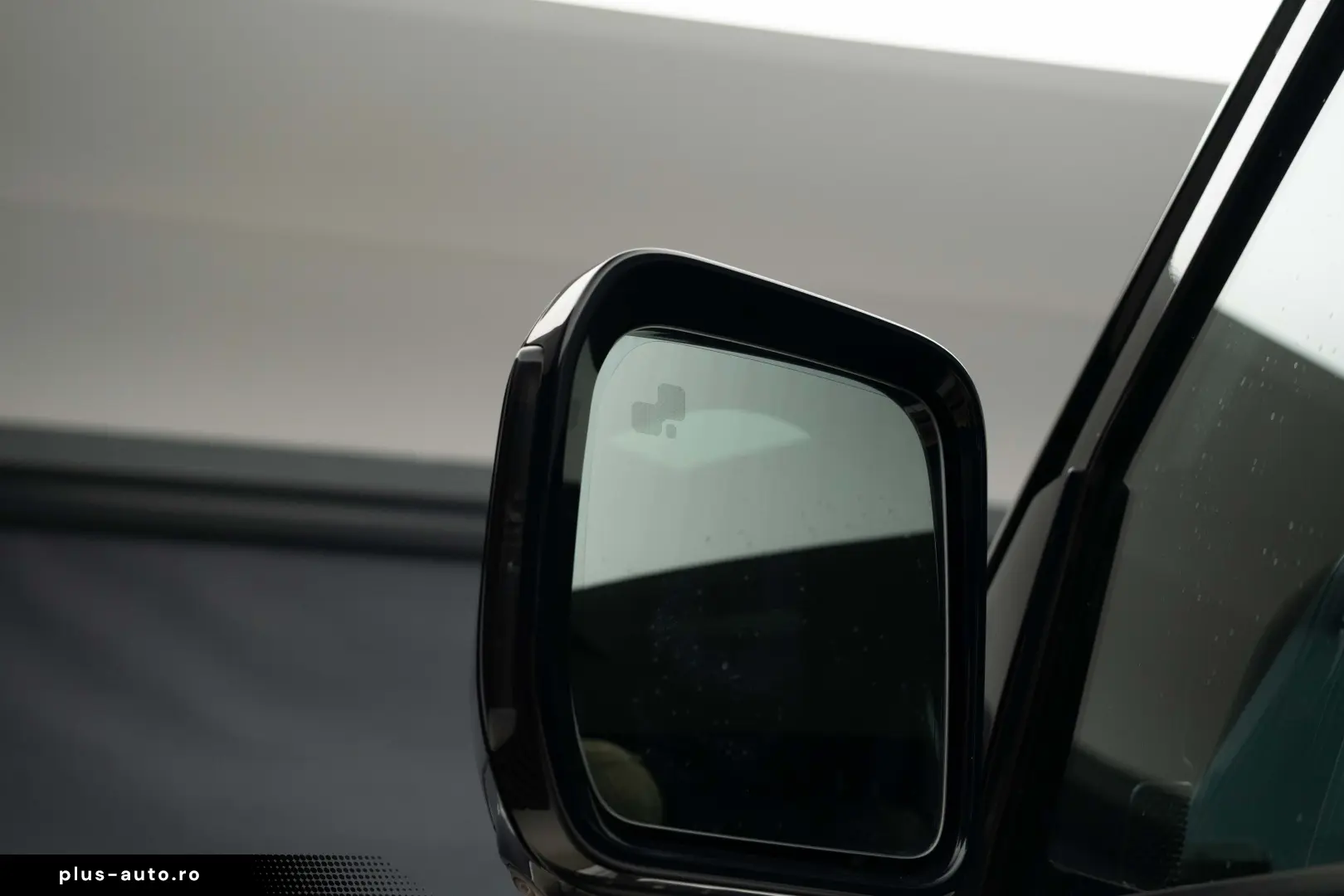 Land Rover Defender 90 D250 Meridian R22