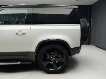 Land Rover Defender 90 D250 Meridian R22