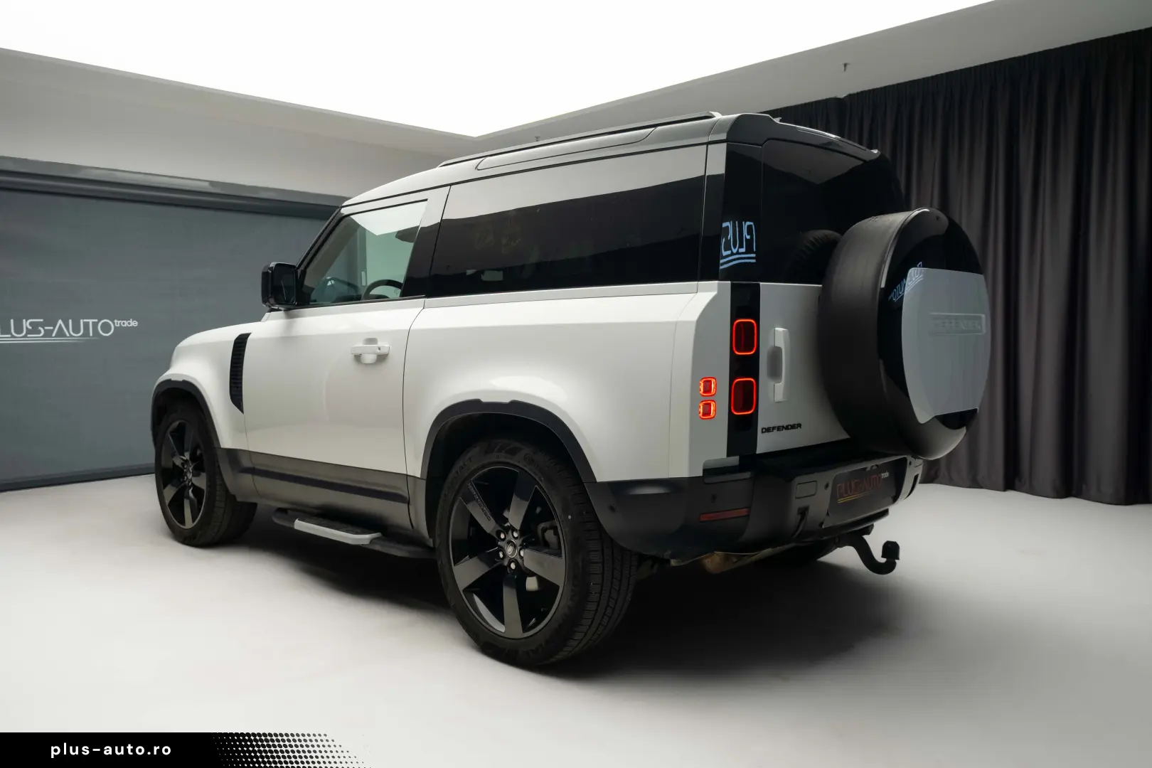 Land Rover Defender 90 D250 Meridian R22