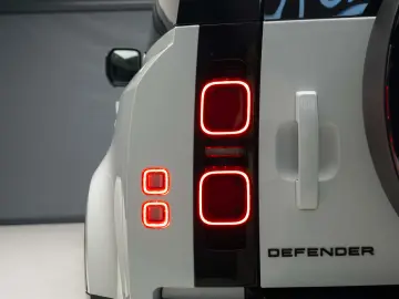 Land Rover Defender 90 D250 Meridian R22