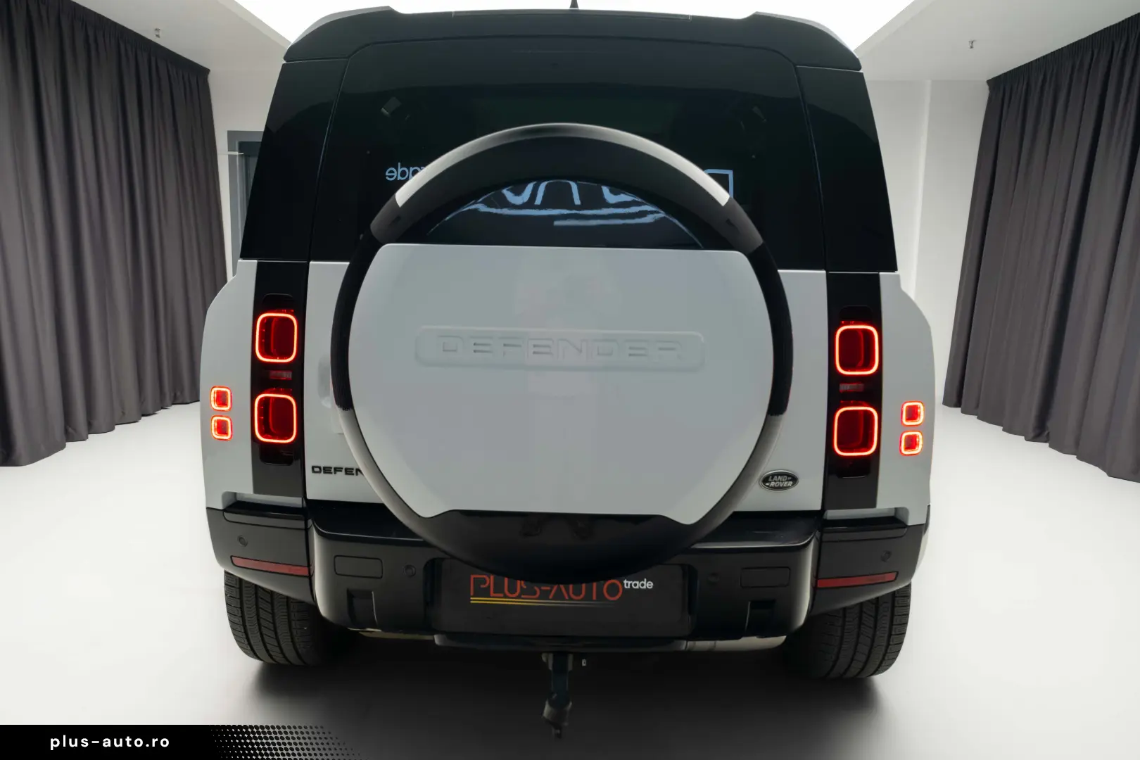 Land Rover Defender 90 D250 Meridian R22