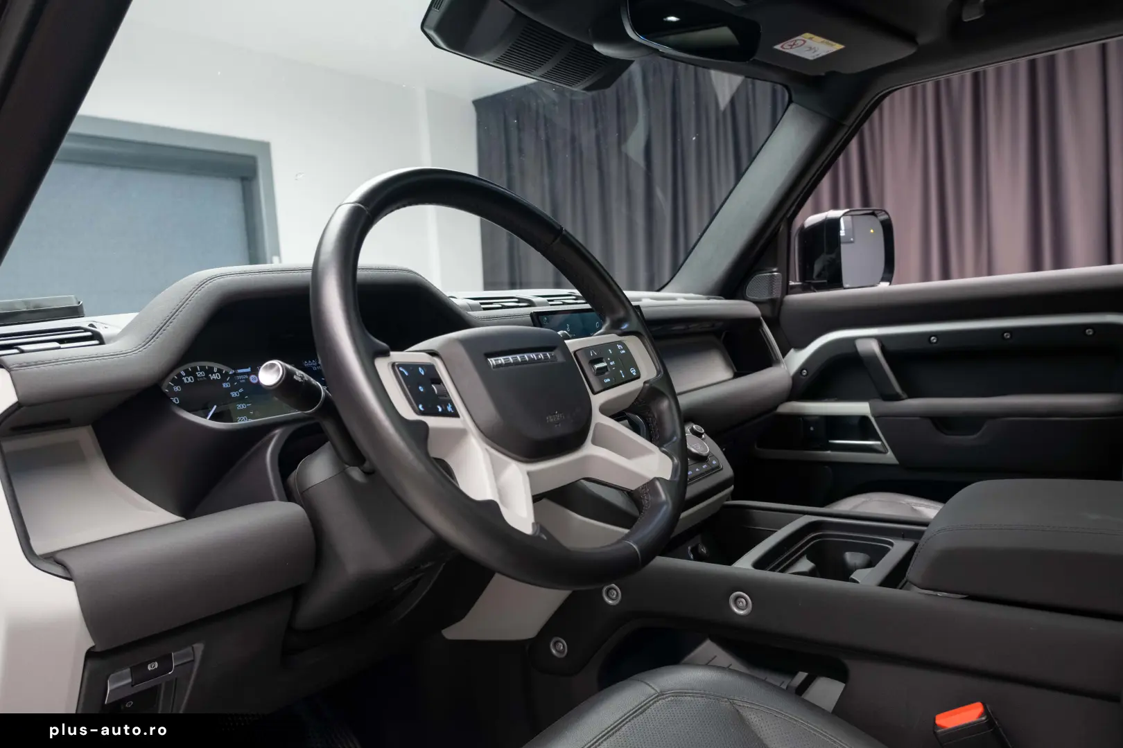 Land Rover Defender 90 D250 Meridian R22