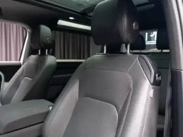 Land Rover Defender 90 D250 Meridian R22