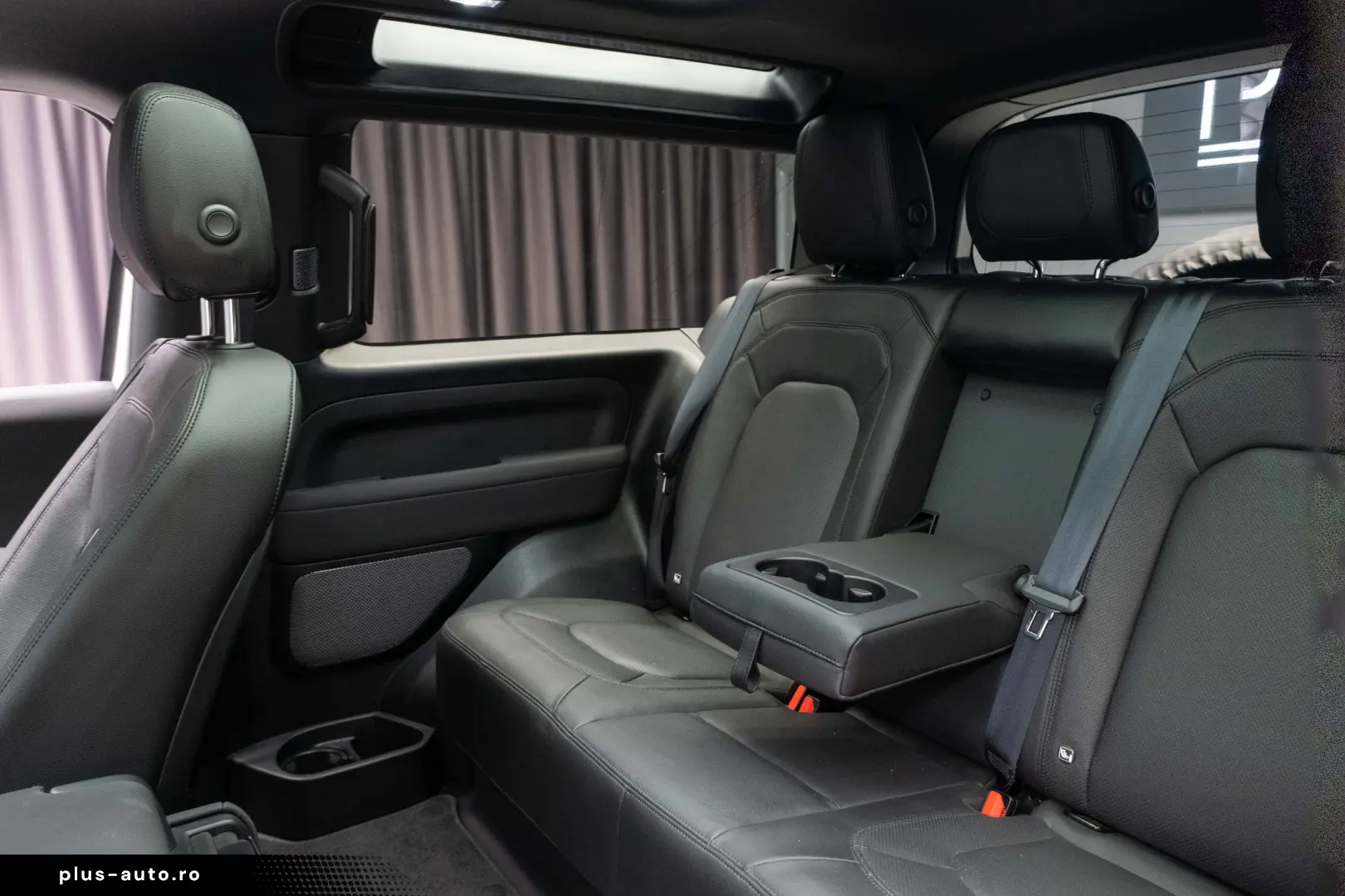 Land Rover Defender 90 D250 Meridian R22