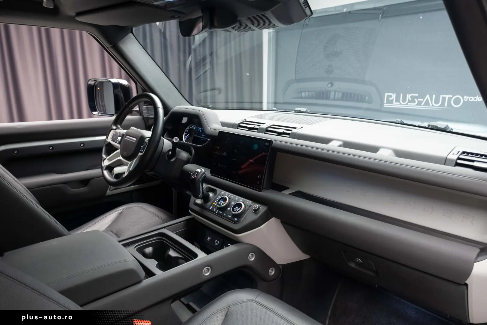 Land Rover Defender 90 D250 Meridian R22